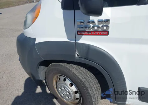 2015 Ram Promaster 2500 High Roof z USA, uszkodzony, nr VIN 3C6TRVDG0FE500531